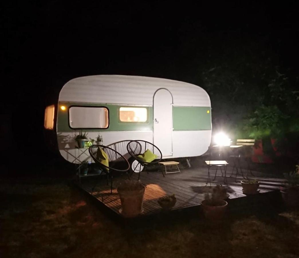 Ma Caravane Dans Les Collines Villeneuve-la-Comptal 외부 사진